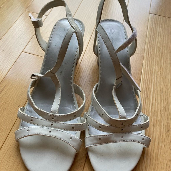 white heels with diamonds design - Picture 3 of 3